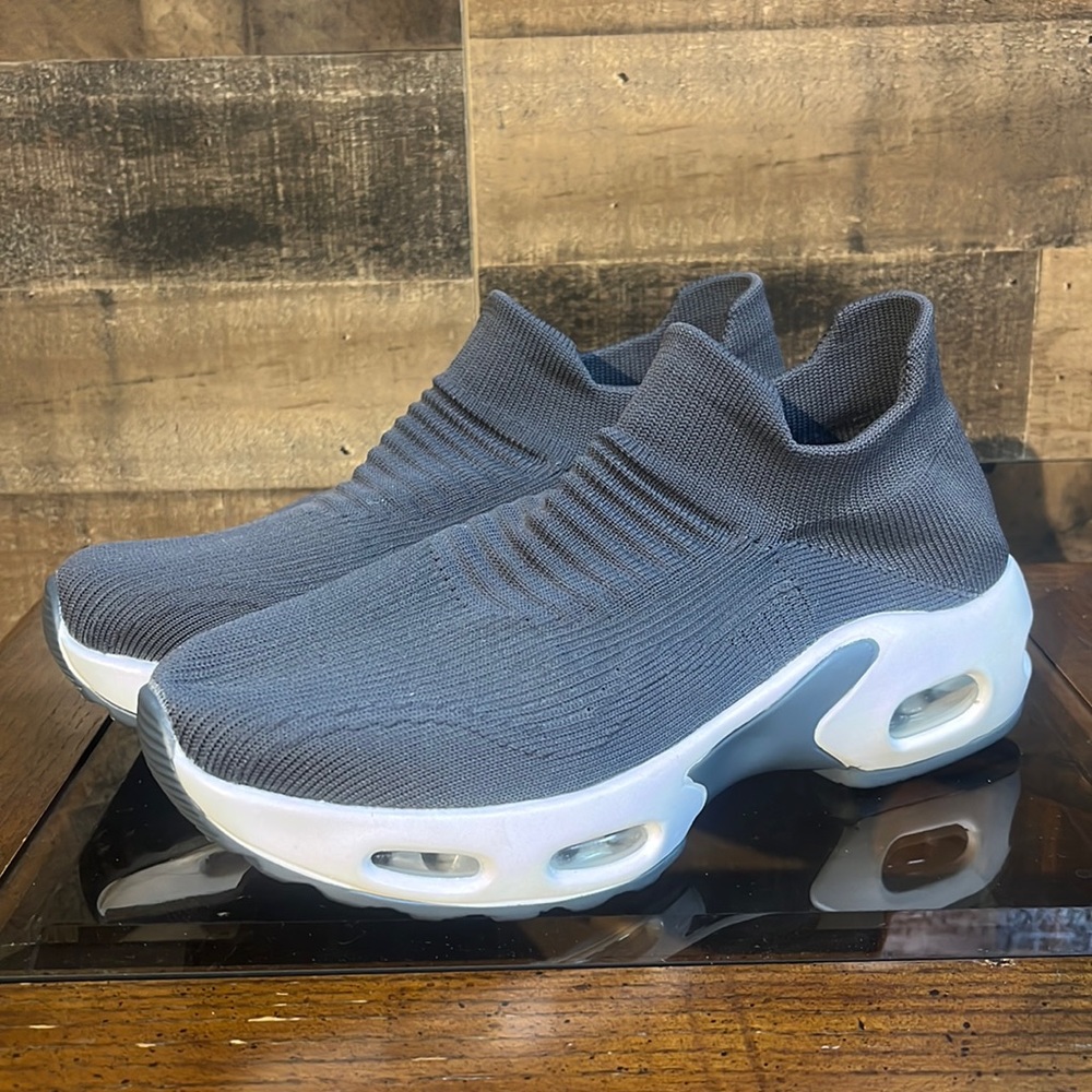 Women’s Athletic Shoe